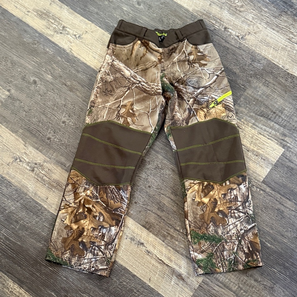 Under Armour boys size Large Camo Hunting Pants with Brown Accents